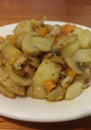 Una foto de Papas con Champiñones y Tocino