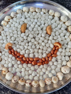 स्माइली फ्राइड ड्राई फूट्स (व्रत के लिए) (Smiley fried dry fruits (Vrat ke liye) recipe in Hindi) रेसिपी मुख्य फोटो