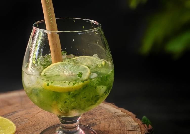 Recipe of Refreshing Mint Sorbet Lemonade in 20 Minutes for Beginners