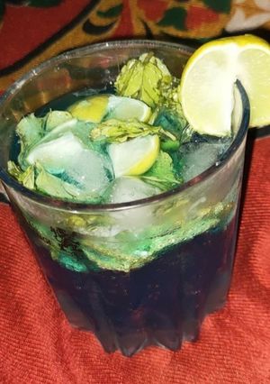 A picture of Blue lagoon Mojito.
