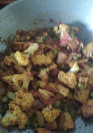 A picture of Cauliflower peas Potatoes stir fry.