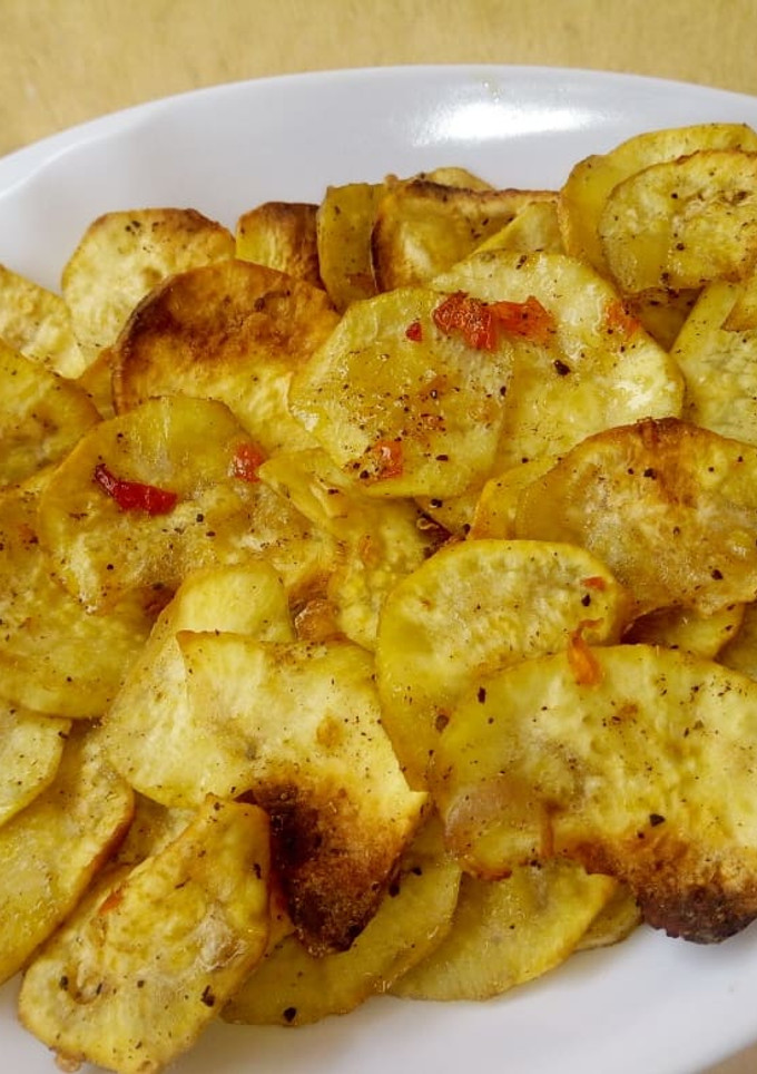 A picture of Baked sweet potato chips.