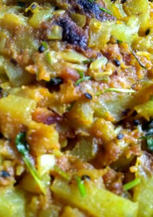 A picture of Lau ghonto bottle gourd stir fry.
