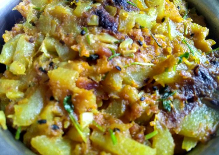 Lau ghonto bottle gourd stir fry