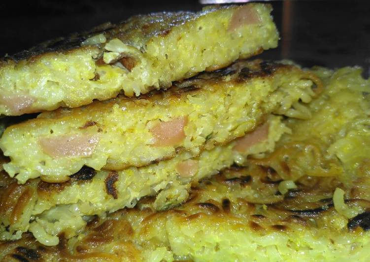 Bagaimana Membuat OmLet DarMie (telur dadar mie) martabak mie, Sempurna