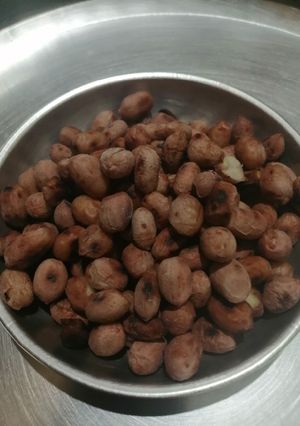 A picture of Roasted Salty peanuts.