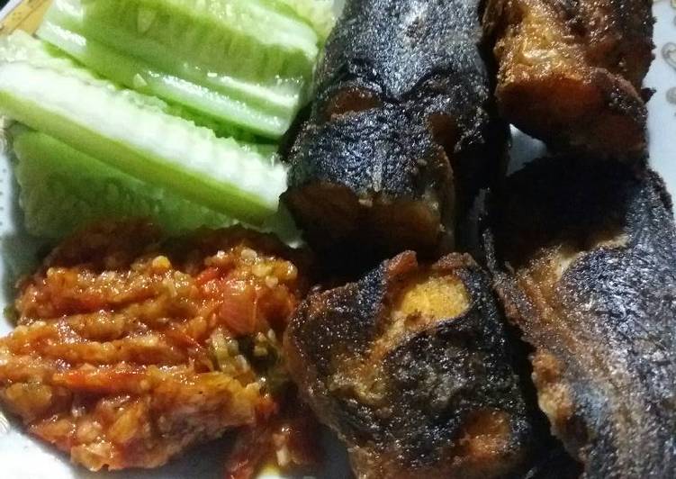 Bagaimana Membuat Ikan Lele Goreng Sambel Serai, Bisa Manjain Lidah