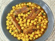 Una foto de costillas a la barbacoa