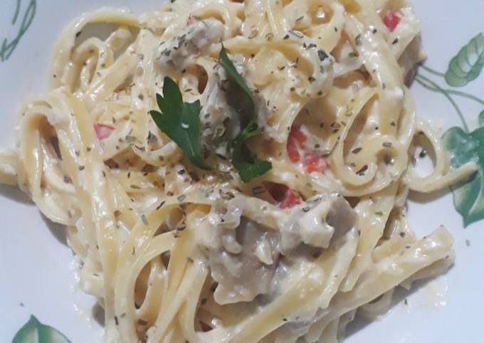 Creamy Pasta Ala-ala (Fetuccini Carbonara)