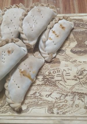 Una foto de Empanadas de soja y salsita para acompañar!