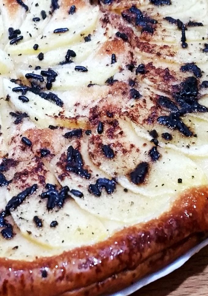 Una foto de Pizza dulce de hojaldre