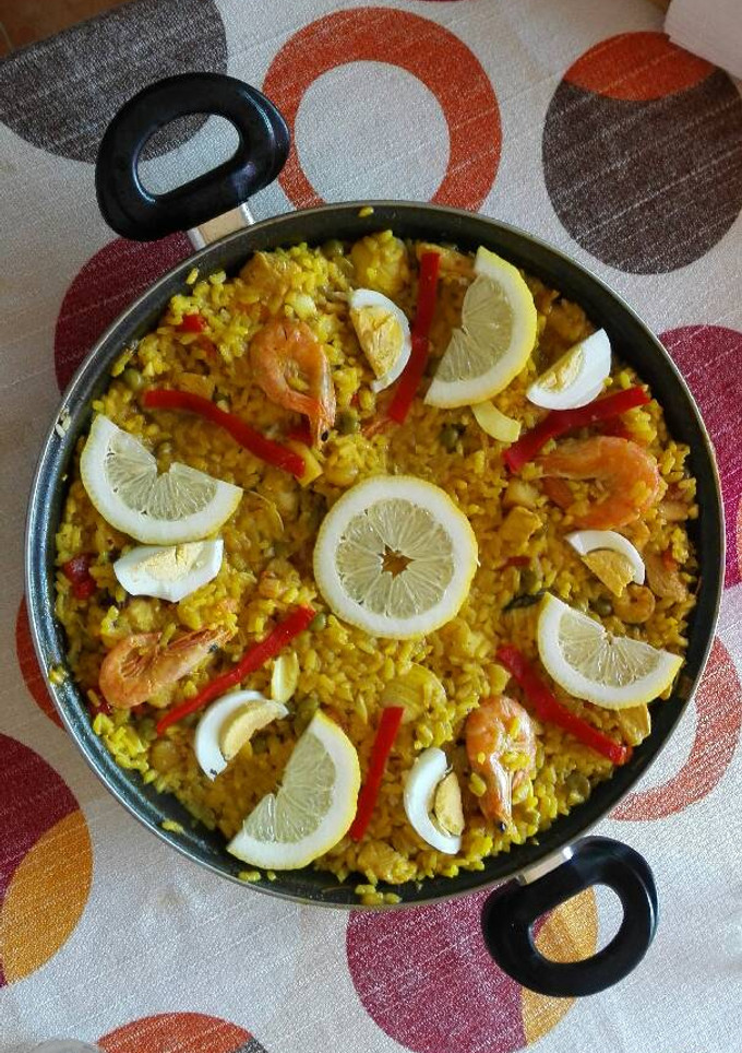 Una foto de Paella mixta fácil