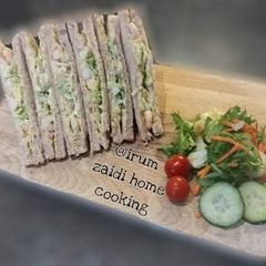A picture of 🍤🍃🍞Prawn Sandwich🍞🍃🍤.