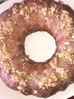 Una foto de Bizcocho esponjoso de limón y almendras