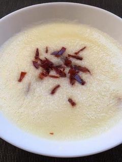 Una foto de Sopa de meló amb pernil ibèric 🍈