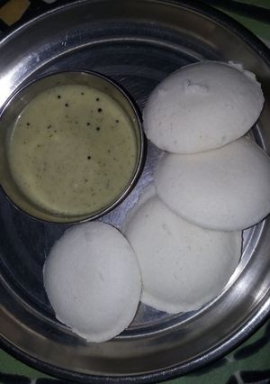 इडली (idli recipe in Hindi) रेसिपी मुख्य फोटो