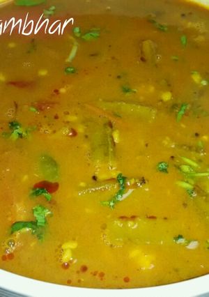 A picture of Vendakka Sambhar.