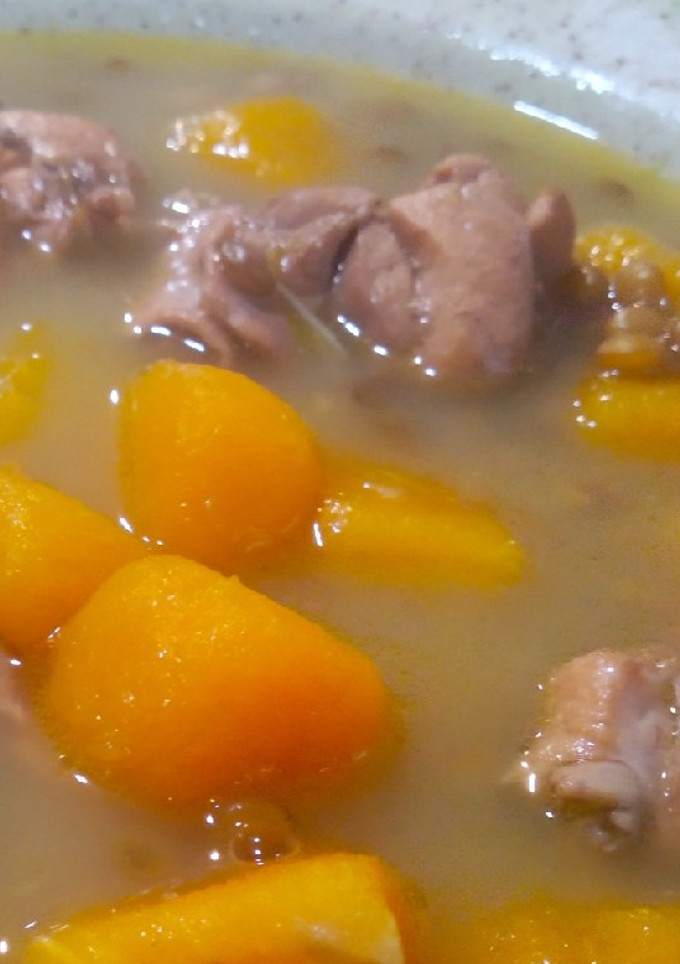 Una foto de Guiso de lentejas con calabaza y pollo