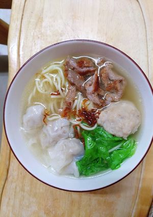Hình của món Mì hoành thánh.