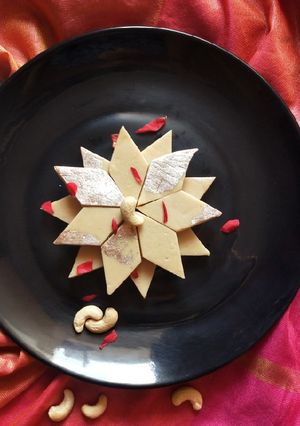 A picture of Kaju katli.