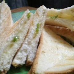 A picture of Chilli cheese toast.