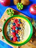 Smoothie bowl de kiwi e maçã
