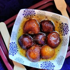 A picture of Khoya Gulab jamum.