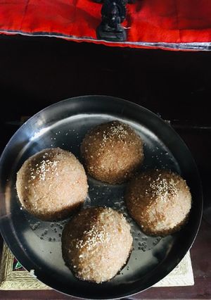 ચુરમાના લાડુ (Churma Ladoo Recipe In Gujarati) રેસીપી મુખ્ય ફોટો