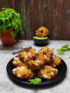 સાબુદાણા વડા.(Sabudana vada recipe in Gujarati.) રેસીપી મુખ્ય ફોટો