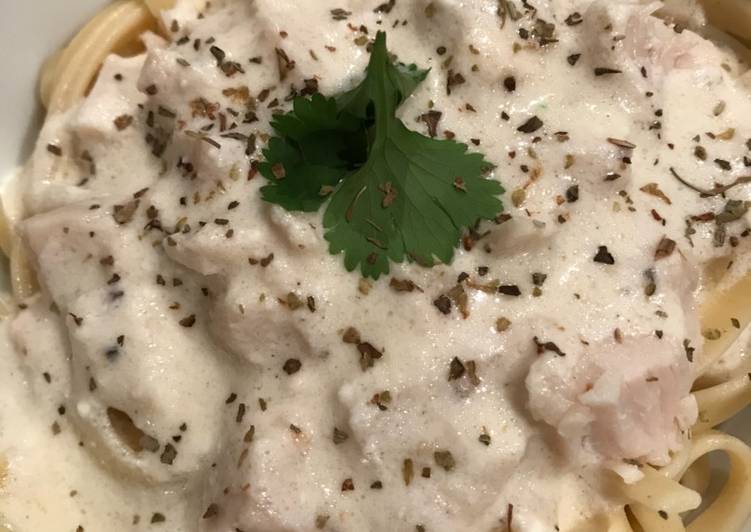 Super Easy and Delicious Alfredo Sauce