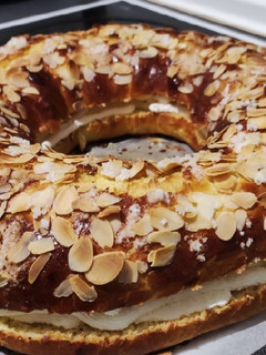 Una foto de Roscón de reyes en Panificadora o amasadora 👑 y con prefermento