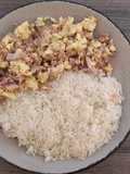 Arroz con filete de atún y huevo