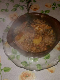 Una foto de Guiso de arroz con pollo fácil y barata