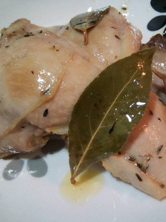Una foto de Pollo al ajillo