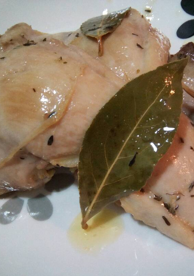 Una foto de Pollo al ajillo