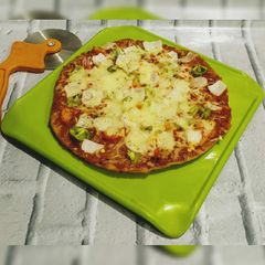 A picture of 2 minutes Roti Pizza.