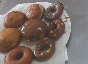 Una foto de Berlines y donuts