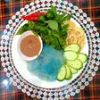 Con nuốc chấm mắm ruốc
