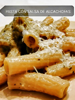 Una foto de Pasta con salsa de alcachofas