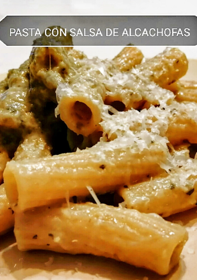 Una foto de Pasta con salsa de alcachofas