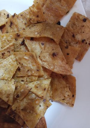 A picture of Papri from leftover roti.