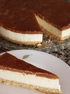 Una foto de Tarta de queso y membrillo
