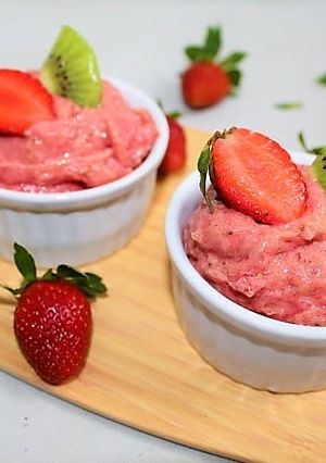Foto resep Strawberry Nice Cream (3 bahan,vegan,mudah)