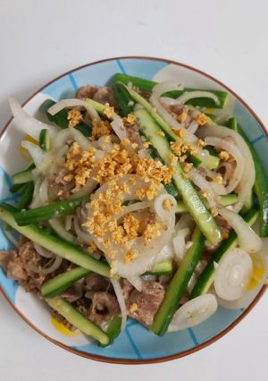 Hình của món Gỏi bò trộn hành tây.