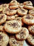 Bizcochitos materos de harina integral, queso y chía