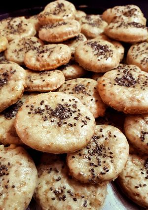 Una foto de Bizcochitos materos de harina integral, queso y chía