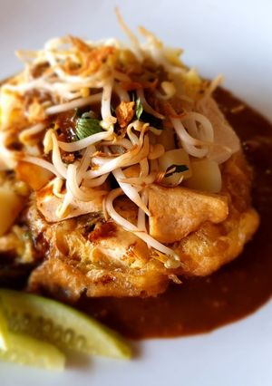 A picture of Tofu Eggs.
