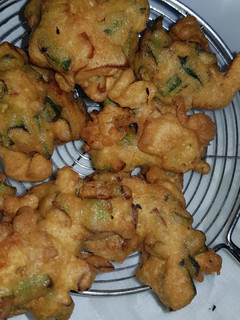 A picture of Spring onion Pakoras.