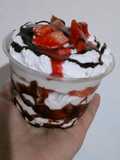 Fresas con crema y chocolate