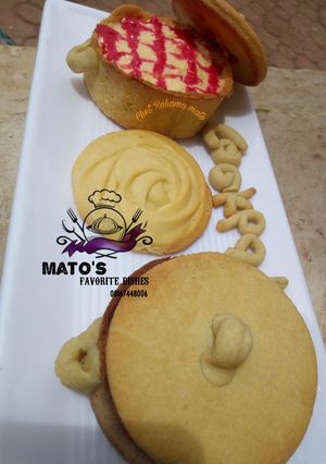 A picture of Custard cookies cooking pots.